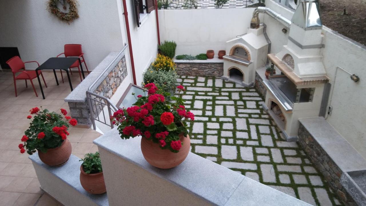 Dianthos Guesthouse Kiriákion Extérieur photo